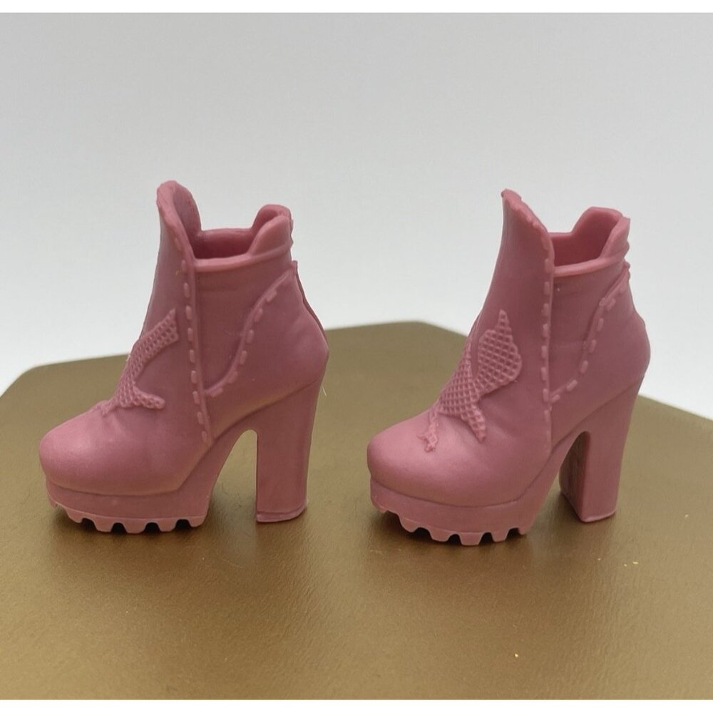 Disney Descendants 3 Audrey Good & Evil Shoes Boots Light Pink Doll Shoes - Picture 2 of 8